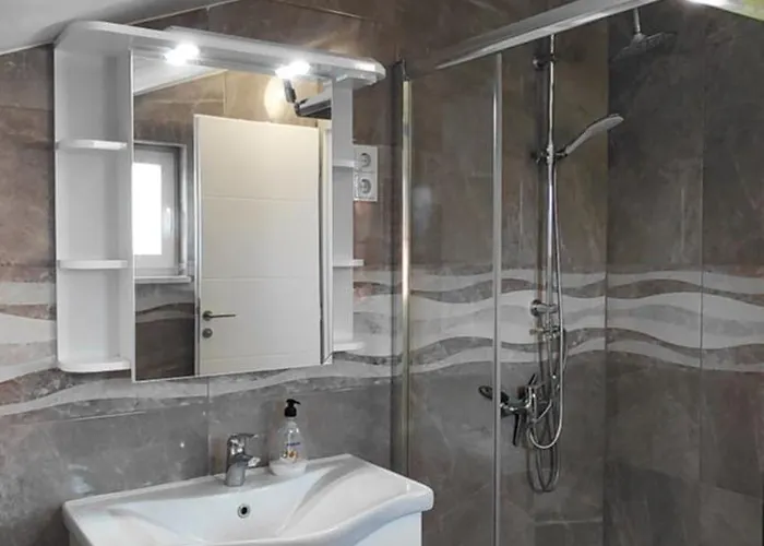 Niko Lägenhet Gornji Karin